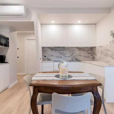 Ariston&casinò - Con Giardino E Garage Appartamento *